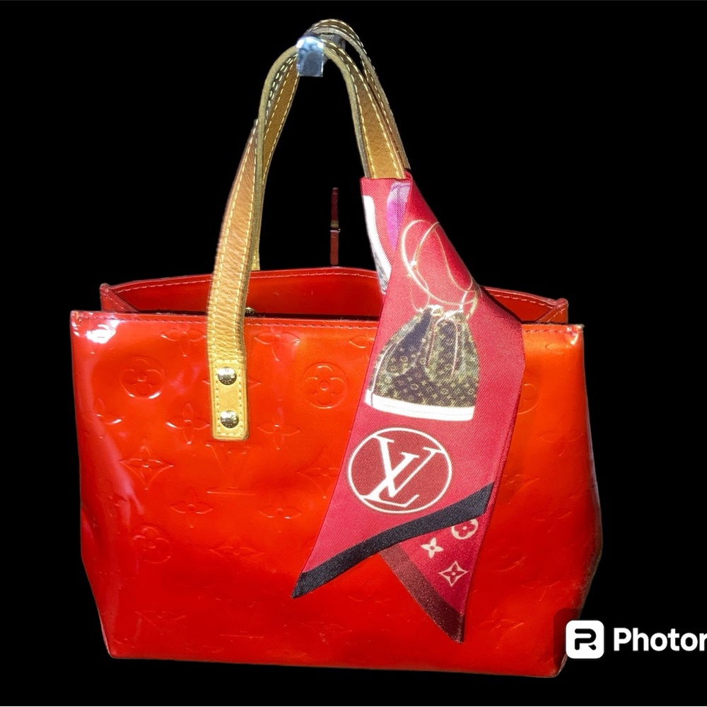 Louis VUITTON Reade PM Monogram Tote Vernis Collection Rouge💄
